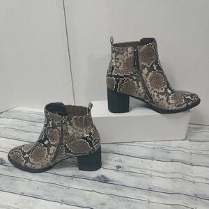 BLONDO Boots SZ 10M Snake Embossed Leather Waterproof Rubber Soles Women
